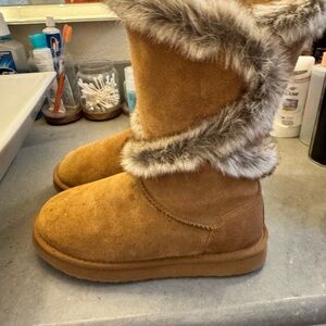 BearPaw Brown Boots with Faux Fur Trim